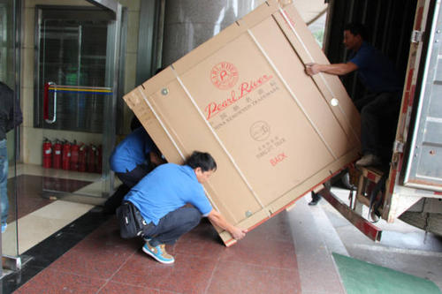 嘉陵钢琴贵重工艺品无忧运